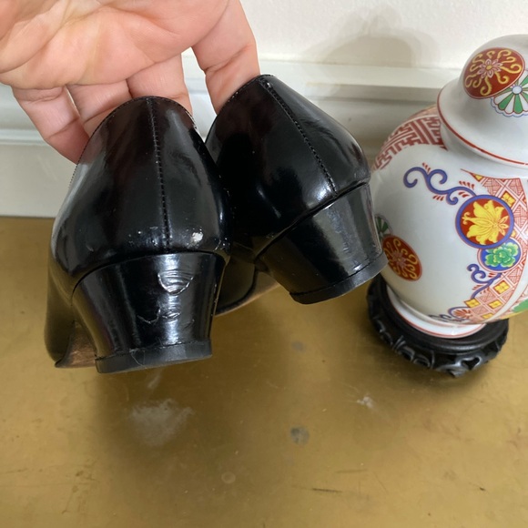 Salvatore Ferragamo with gold buckle  leather shoes - Picture 7 of 7